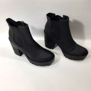 Divided by H&M Size 9.5 Faux Leather Chunky Heeled Pull On Ankle Booties